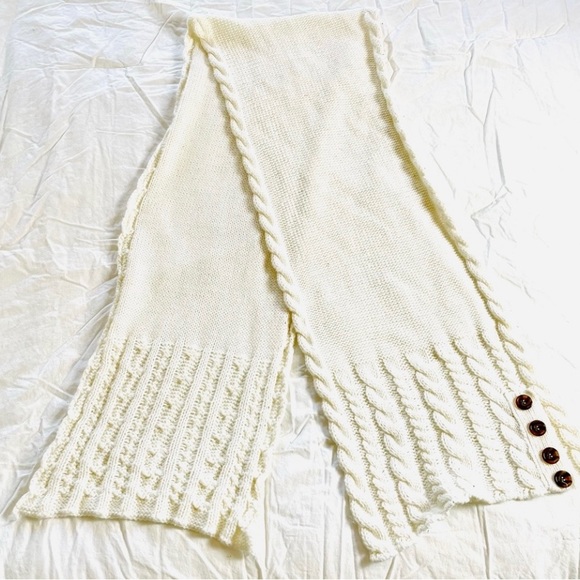 Pair of vintage Women’s Scarves Paisley Wrap Scarf Multi/Cable Knit w/Buttons - Picture 6 of 9